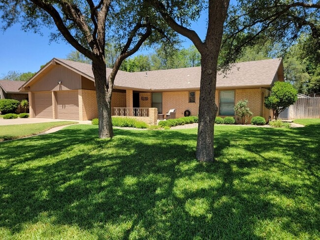 COMING SOON! Stunning Home in University ... - COMING SOON!  Stunning Home in University ...