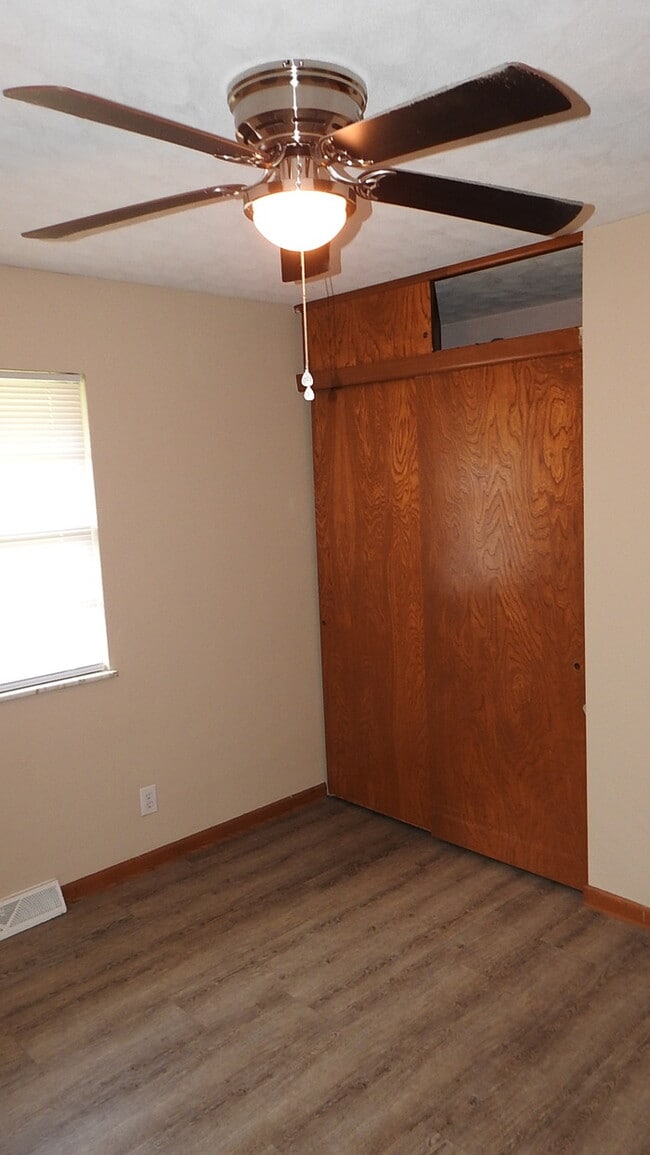 Building Photo - 1224 N Cottage Ave