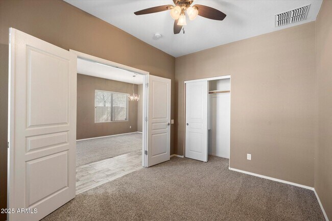 Building Photo - 949 E Indian Wells Pl