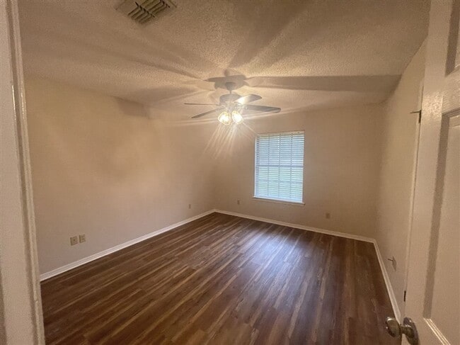 Building Photo - Benton La 3 bed home for lease | Benton LA...