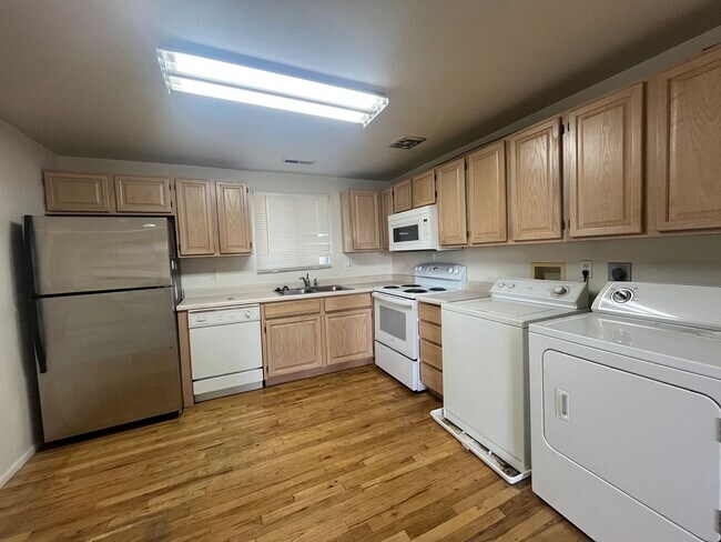 Building Photo - Lovely 2 Bedroom Apartment in Provo