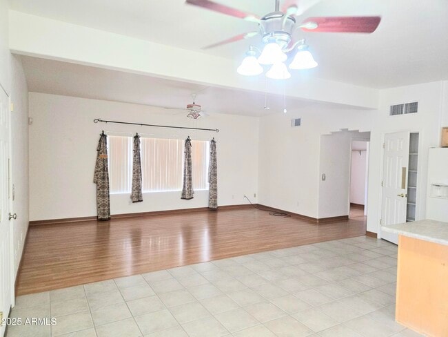 Building Photo - 383 S Taylors Trail