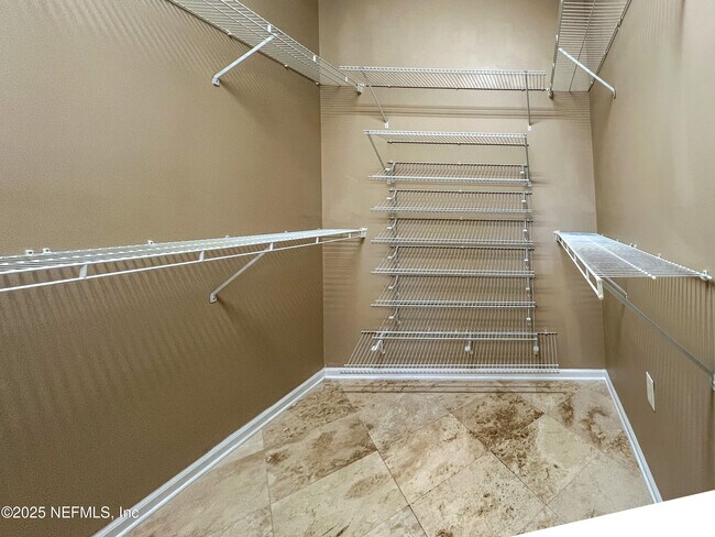 Building Photo - 1704 Tall Tree Dr E