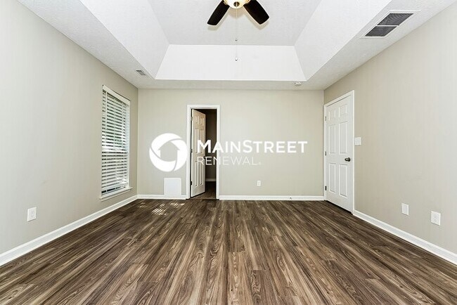 Building Photo - 3 Bedroom Pet-Friendly Home in Riverdale, GA with Main Street Renewal