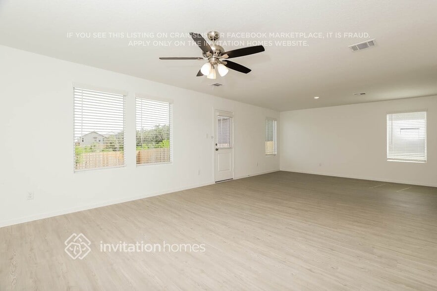 Building Photo - 3318 Rock Ml Dm