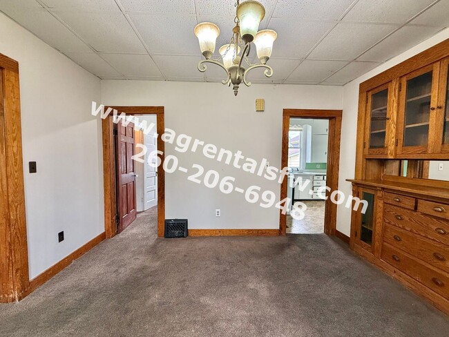 Building Photo - 4 Bedroom House- (Section 8 OK!)