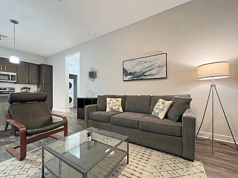 Building Photo - 2615 N Grady Ave