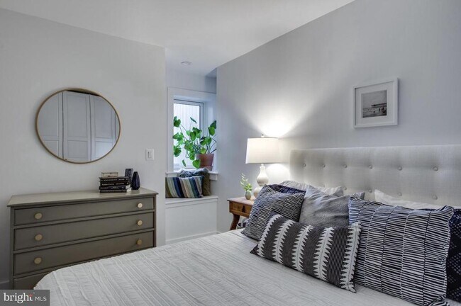 Building Photo - 22 Bryant St NW