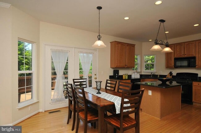 Building Photo - 43156 Malloch Pl