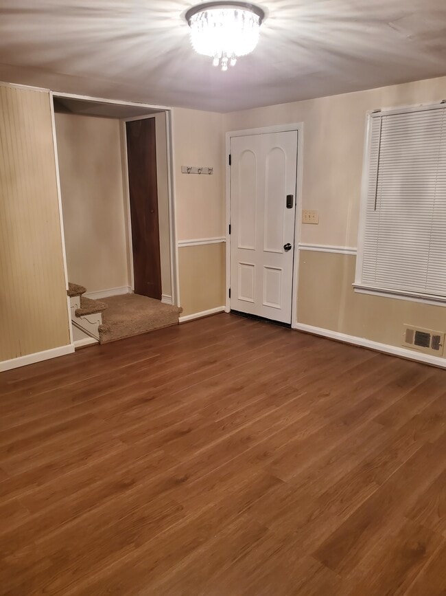 Building Photo - 1007 Foxwood Ln