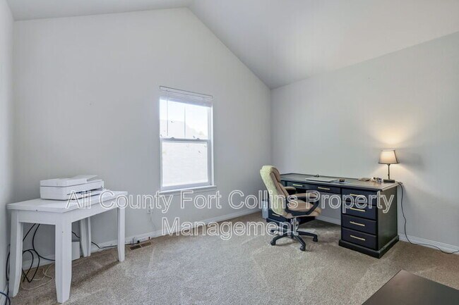 Building Photo - 2333 Windrow Dr