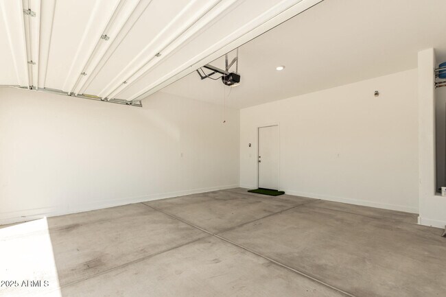 Building Photo - 24022 W Hilton Ave