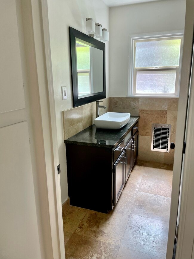 Building Photo - 9650 Lucerne Ave