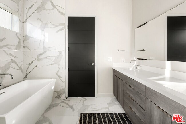 Building Photo - 4211 Ince Blvd