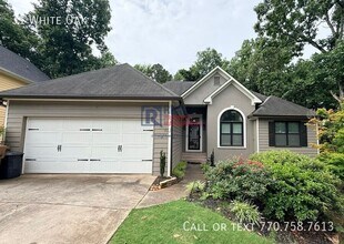 Building Photo - 31 White Oak Dr SE