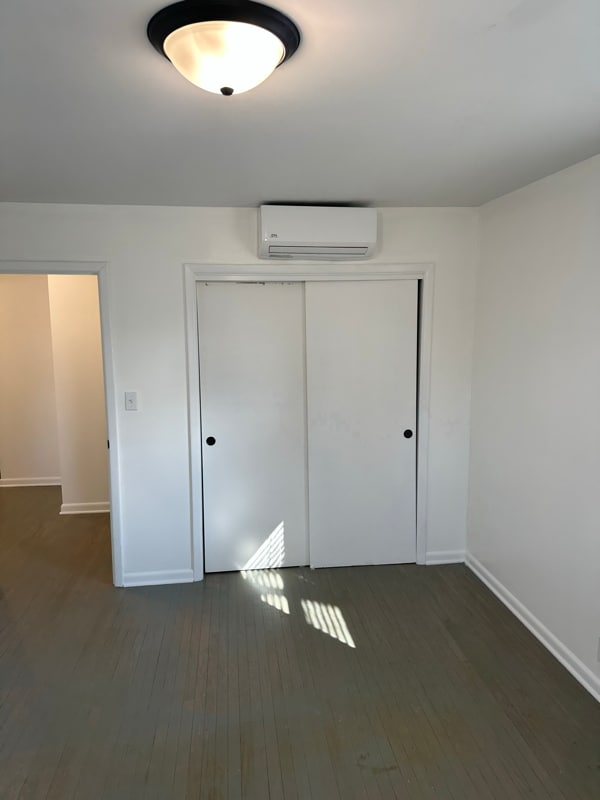 Building Photo - 4233 E 38th St