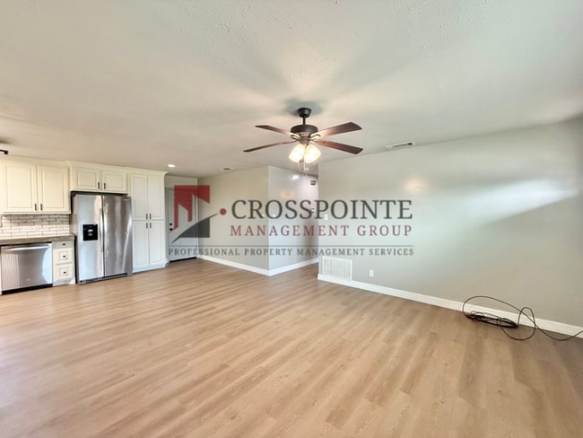 Building Photo - Beautiful 3 Bedroom 1.5 Bathroom House!