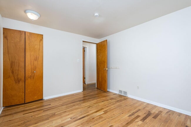 Building Photo - 771 4th Ave
