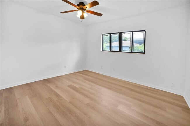 Building Photo - 10765 NW 9th Ct