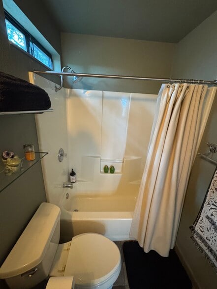 Bathroom - 1825 Phantom Rider Trl