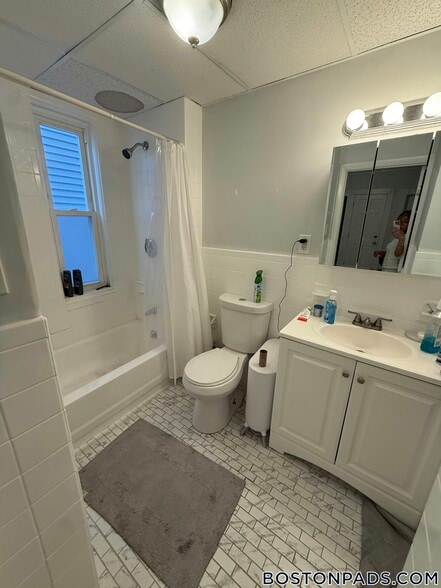 Building Photo - 22 Howell St