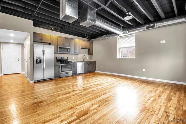 Building Photo - 126 E Niagara St