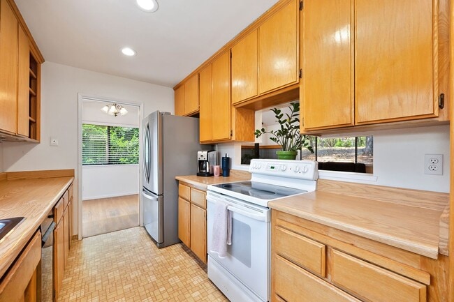 Building Photo - 3-Bedroom Home on a Foresthill Cul-de-Sac