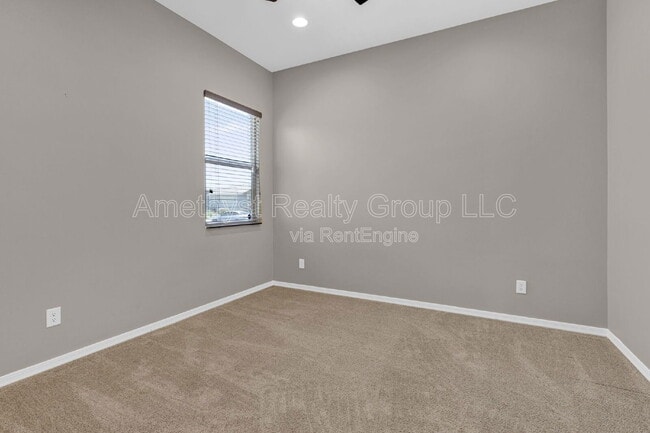 Building Photo - 5116 N 185th Ave