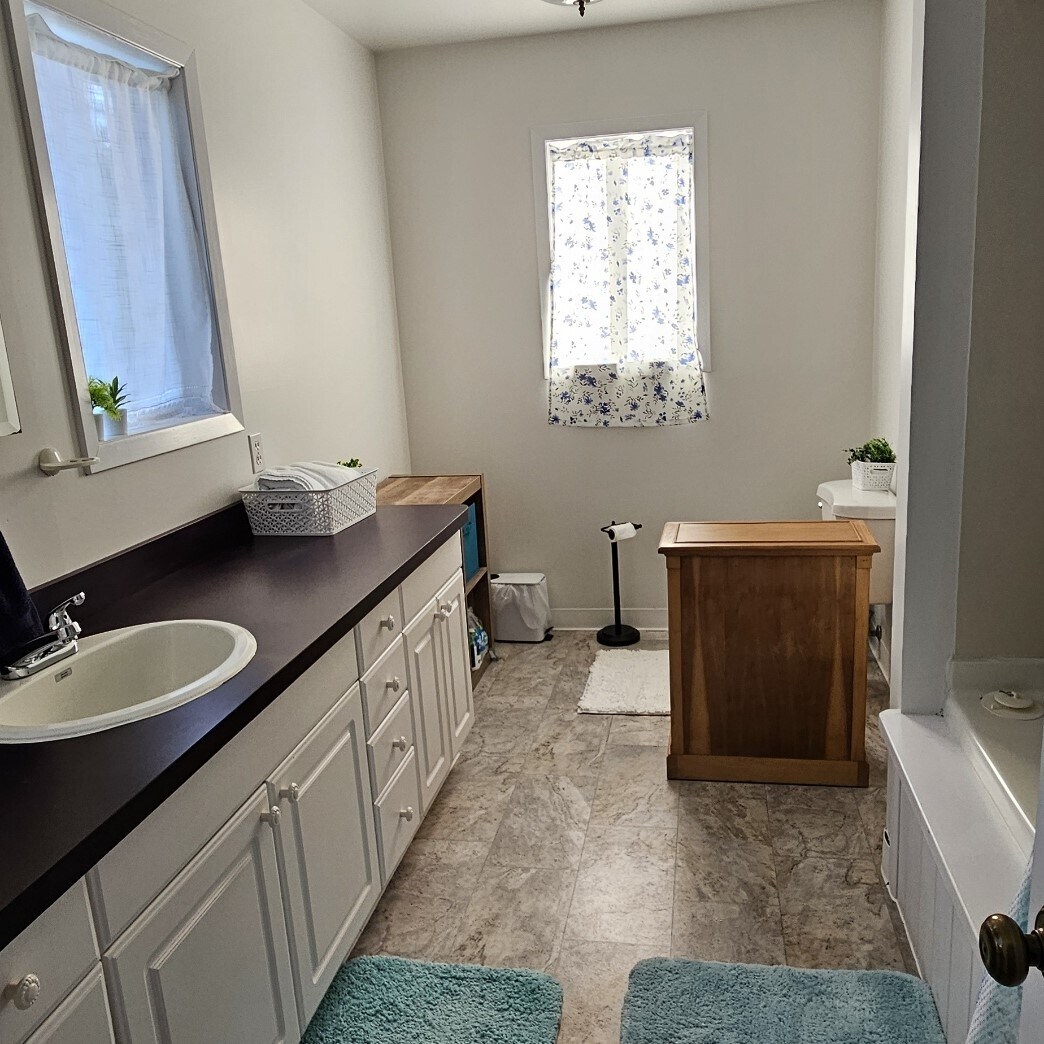 Bath - 960 NE Commercial St