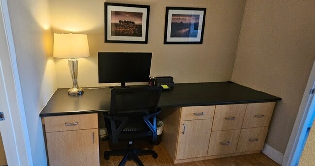 Building Photo - 445 Island Ave