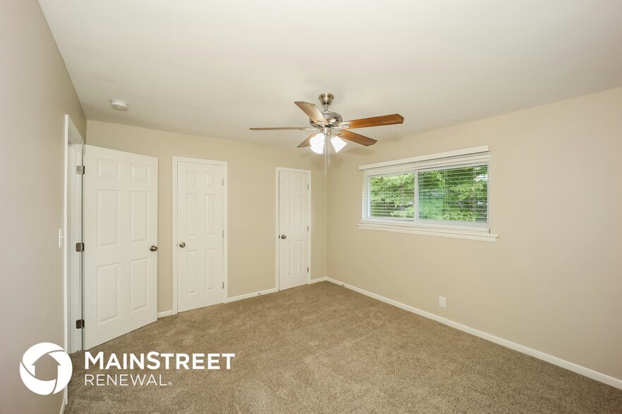 Building Photo - 5285 Chantilly Terrace