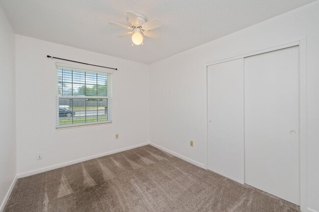 Building Photo - Central 4 bedroom in Niceville!