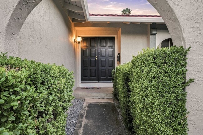 Building Photo - 6741 Altiplano Way