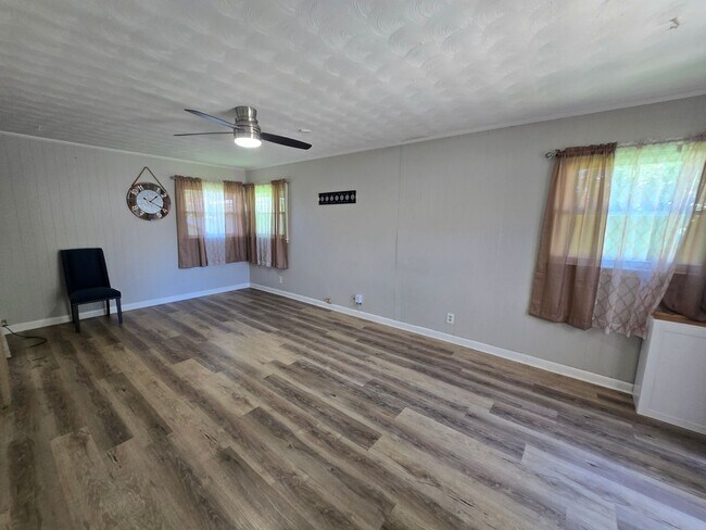 Building Photo - 3318 Moulton Ln