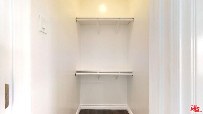 Building Photo - 334 Heliotrope Dr