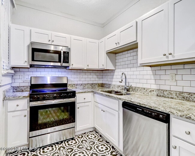 Building Photo - 1020 Stockton St