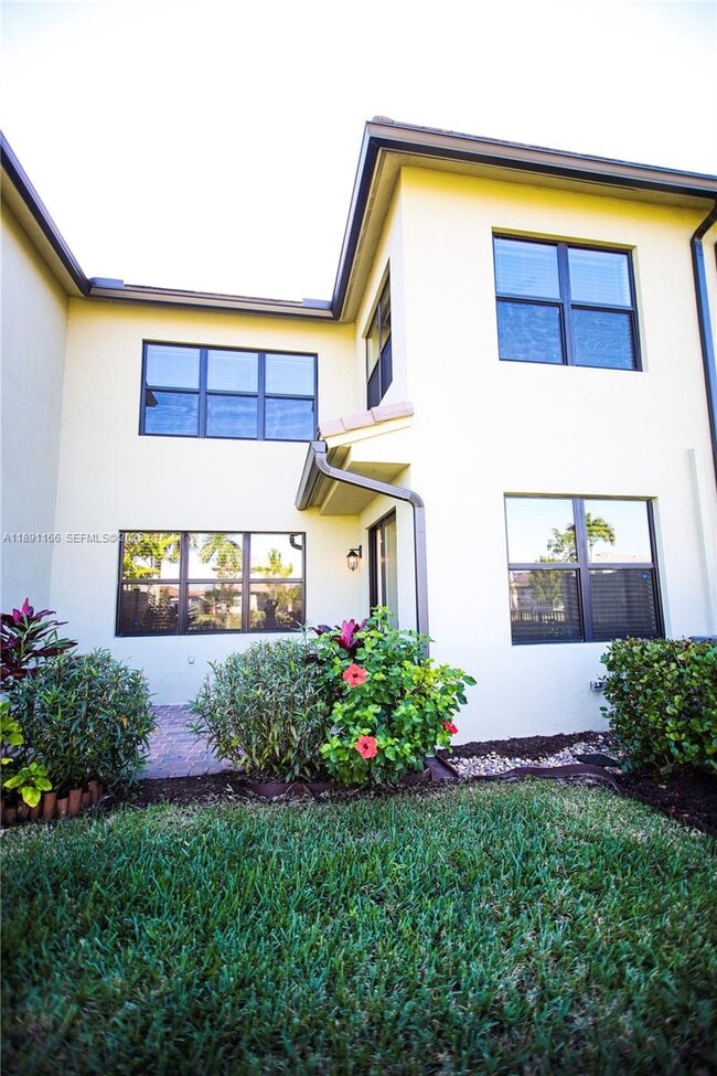 Building Photo - 8293 Cadre Noir Rd