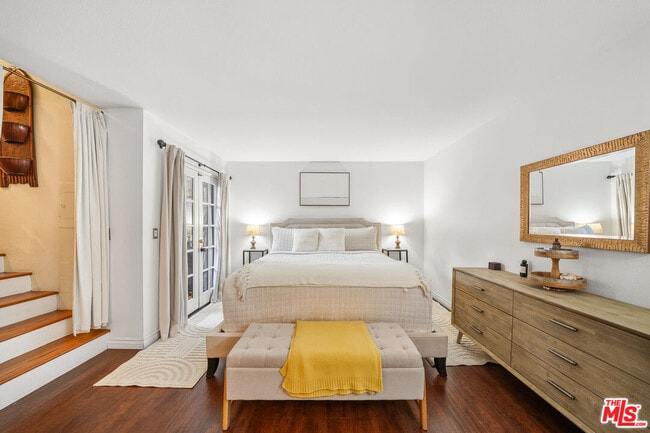 Building Photo - 906 Kings Rd