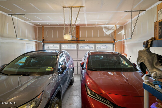 Building Photo - 2 Birch Ct