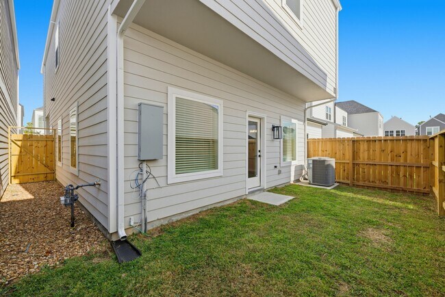 Building Photo - 412 Stonework Garden Ln