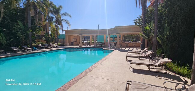 Building Photo - UTC - LA JOLLA - The Venetian - Nice STUDI...