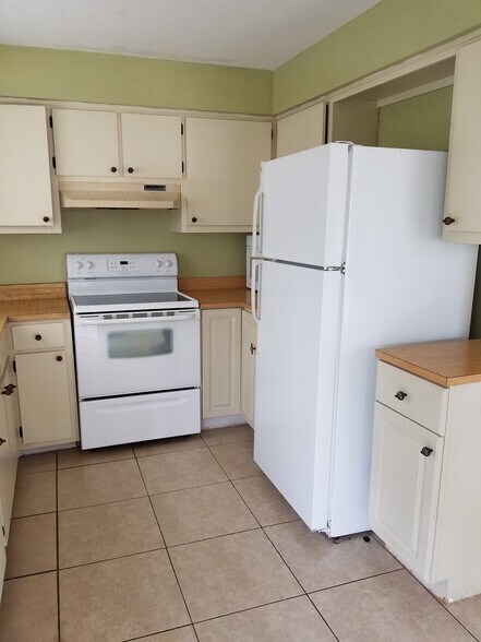 Building Photo - Cozy 3BR 2BA House in Laurelwood Community MOVE IN SPECIAL FIRST MONTH FREE RENT!