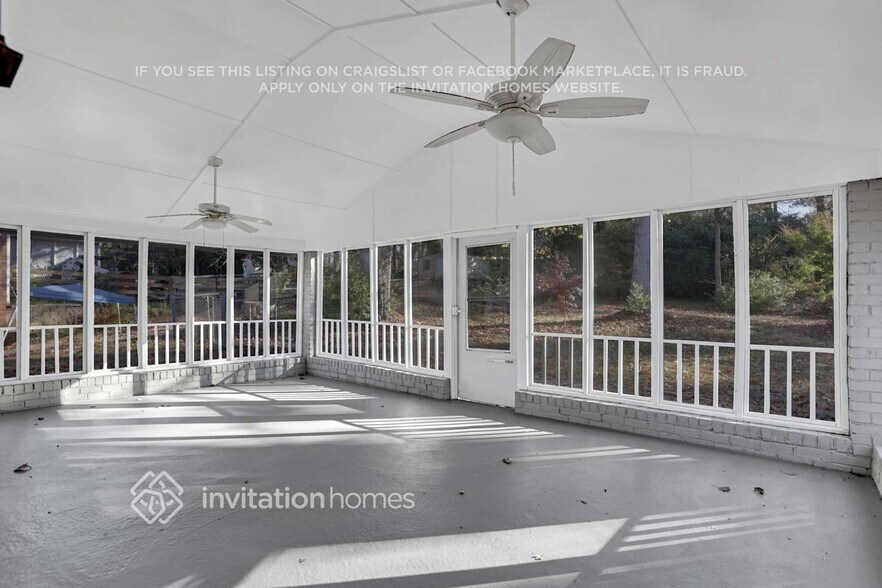 Building Photo - 3030 Tina Ln