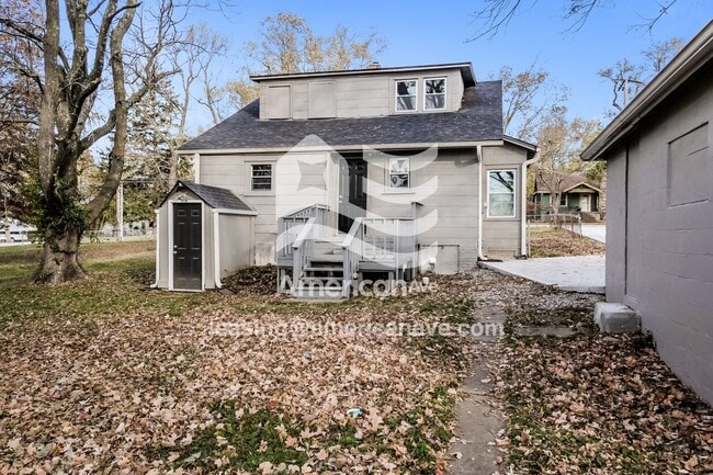 Building Photo - 4715 NE 45th Terrace