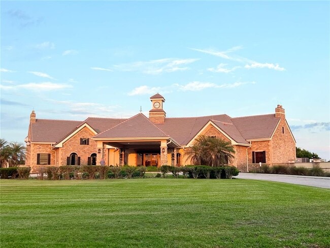 Building Photo - 8213 Prestbury Dr