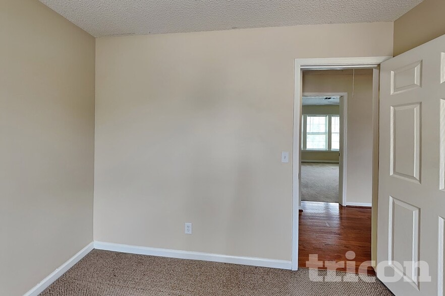 Building Photo - 3702 Heyford Ct
