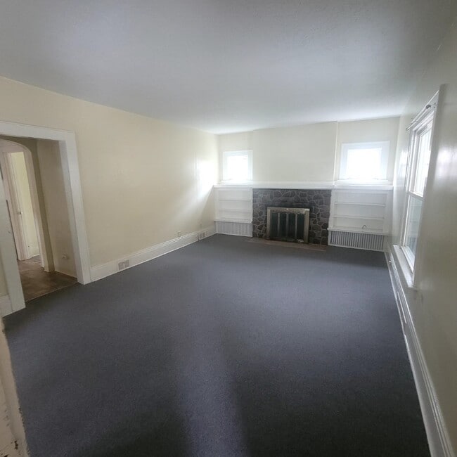 Building Photo - 348 Ruckel Rd