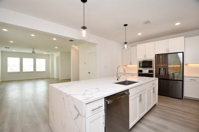 Building Photo - 2209 Via Laura Ln