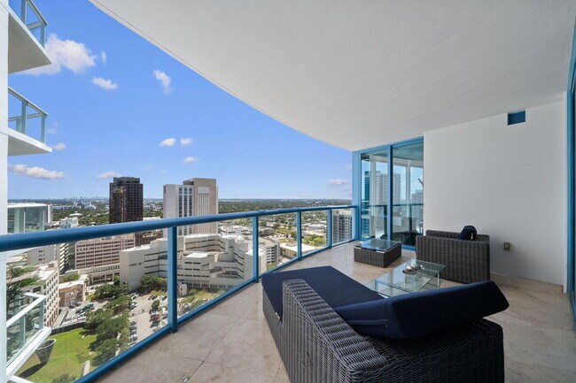 Building Photo - 333 Las Olas Way