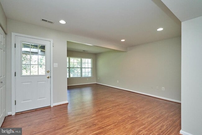Building Photo - 20515 Blue Heron Terrace